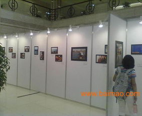 北京会展物料租赁全攻略 铝合金八棱柱展架与PVC挂画展板的选择之道